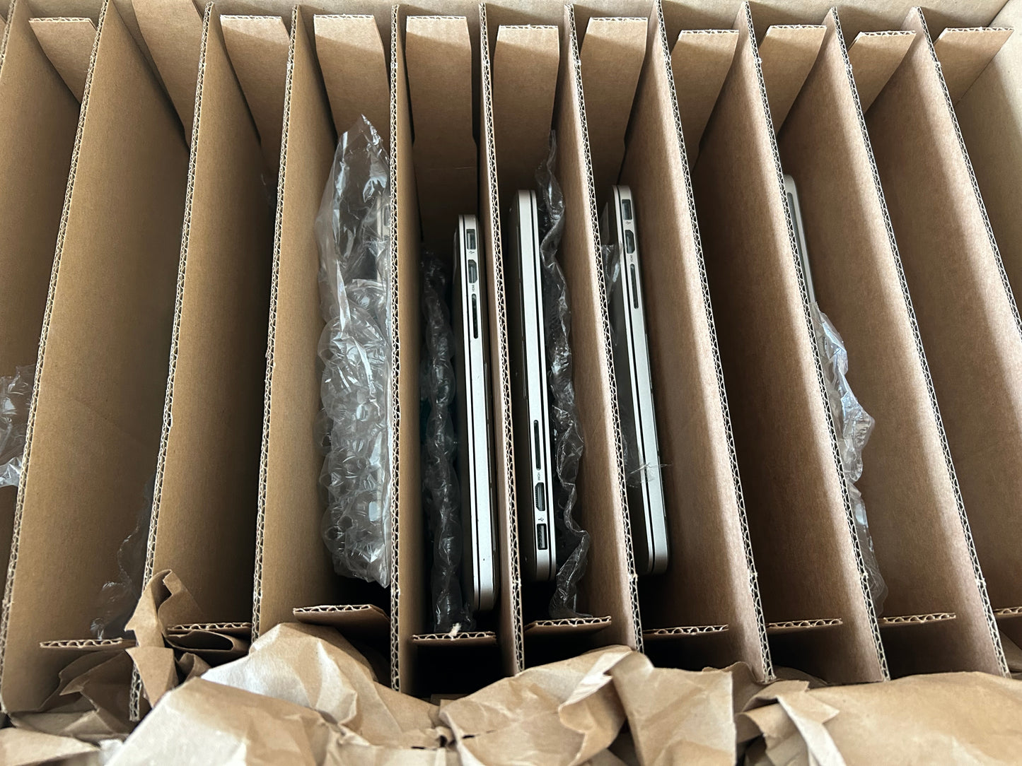 Mystery Überraschungs-Box | über 15 Artikel | Retouren & Neuwaren | min 250€ UVP | XXL Paket